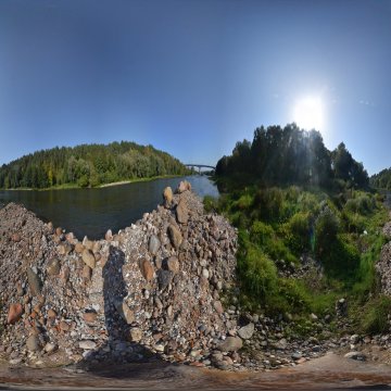 Каменистый намыв на берегу Немана. Парк Лососна. Беларусь. Гродно. Сентябрь 2023.