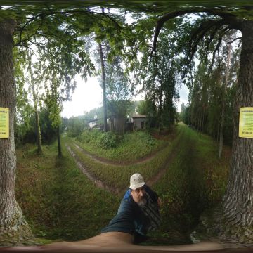 У 111-летнего дуба. Гродненская область. Коптёвский сельсовет. Июль 2025.